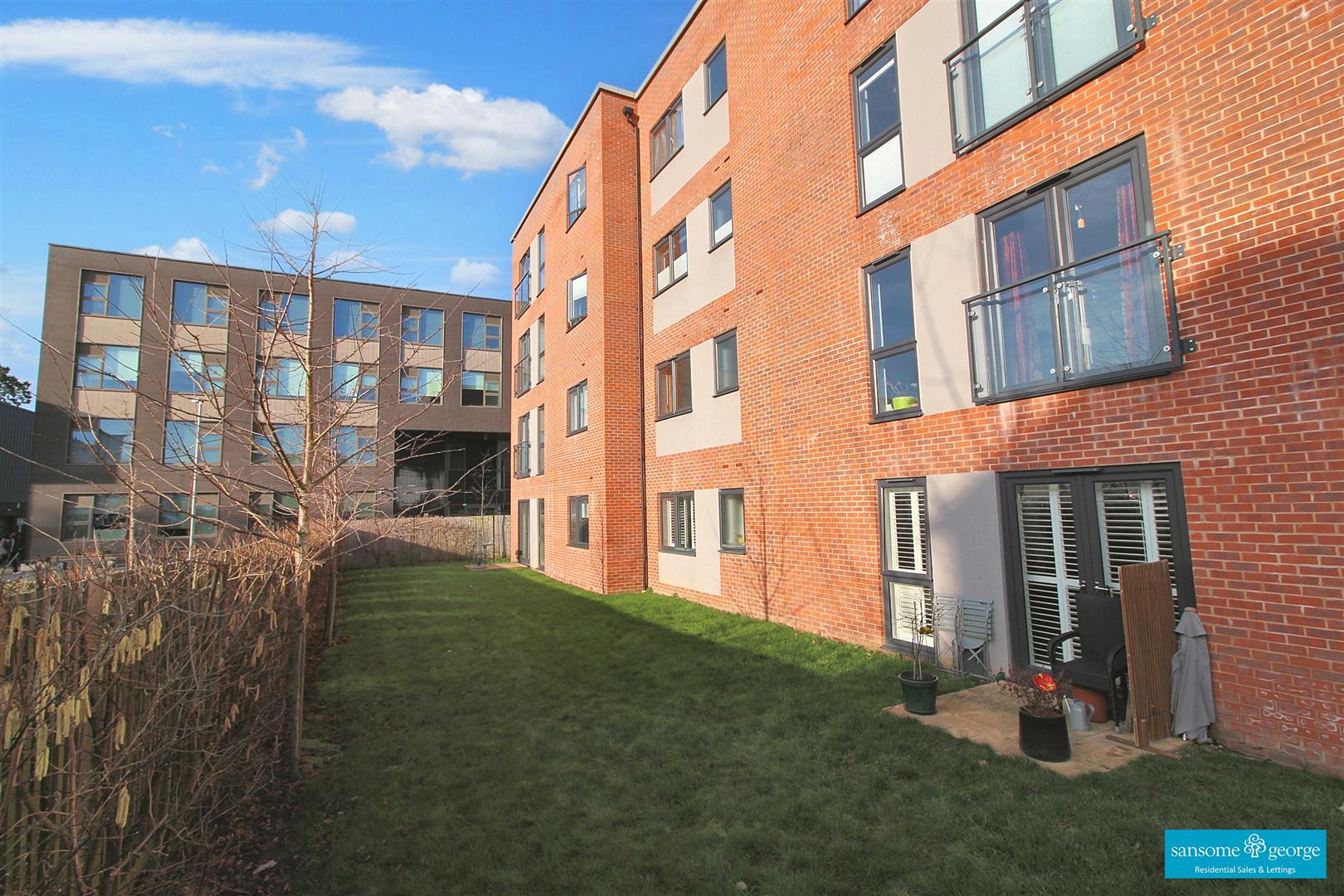 2 bed property in Elvian Close, Reading